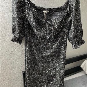 Size medium flower dress.